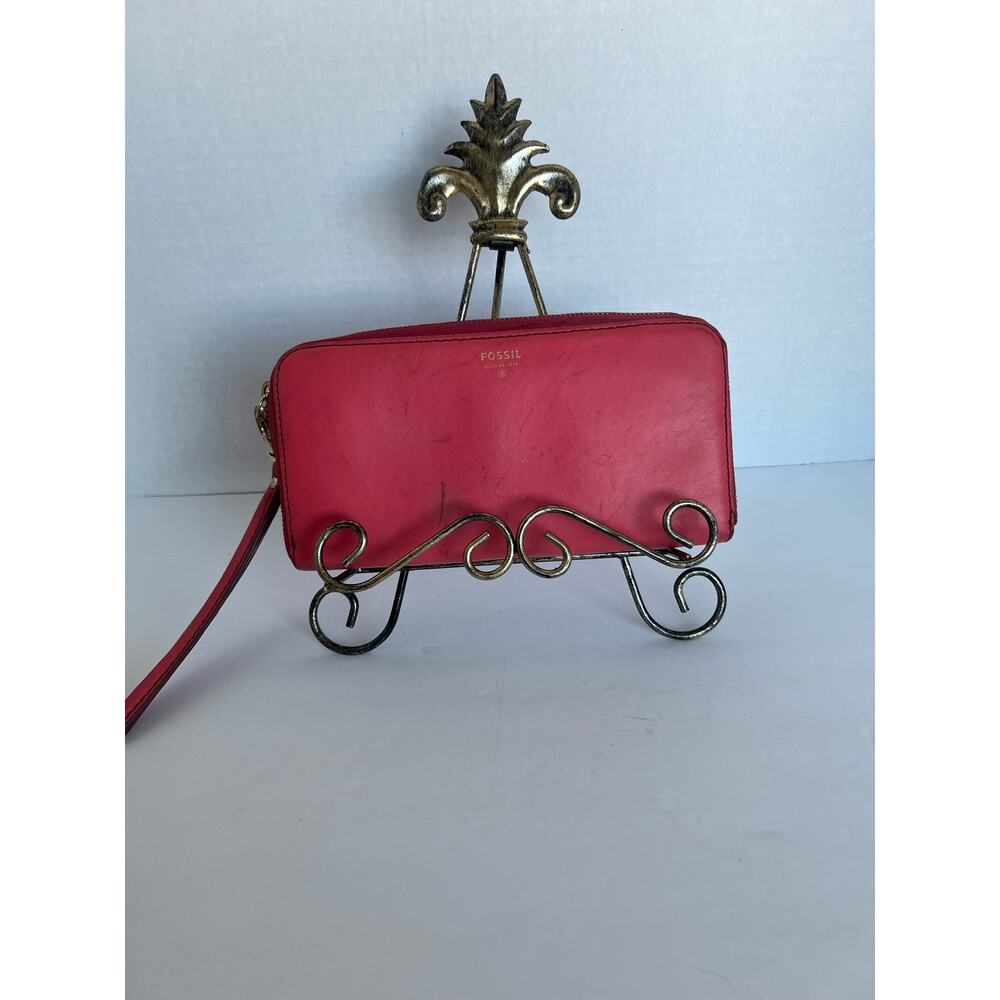 FOSSIL Coral Leather Zip‎ Around Wristlet Wallet / Insert Slots For Credit Cards